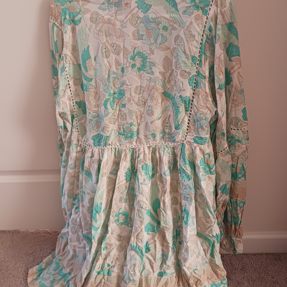 Elegant Floral Mini Dress in Cream and Blue - Picture 9 of 10